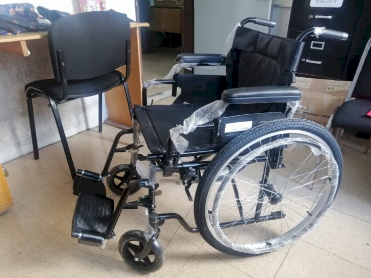 Con apoyo de la beneficencia pública, se ofrecen sillas de ruedas sin costo