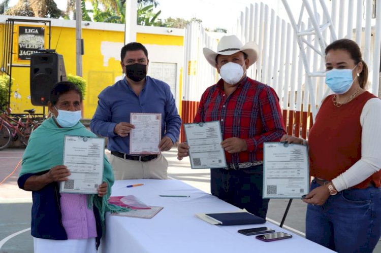 Gobiernos estatal y de Axochiapan entregan actas de nacimiento gratuitas