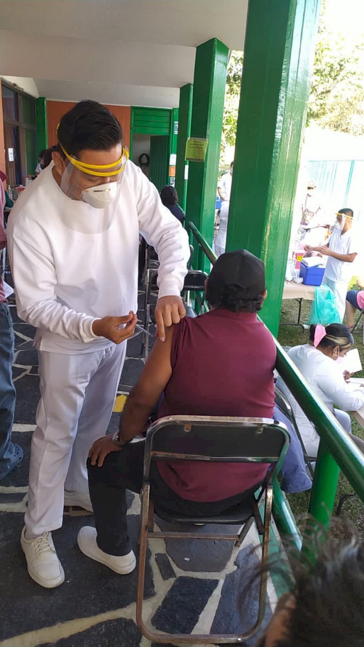 Continúa este viernes la vacunación  para los de 50 a 59 años en Jiutepec