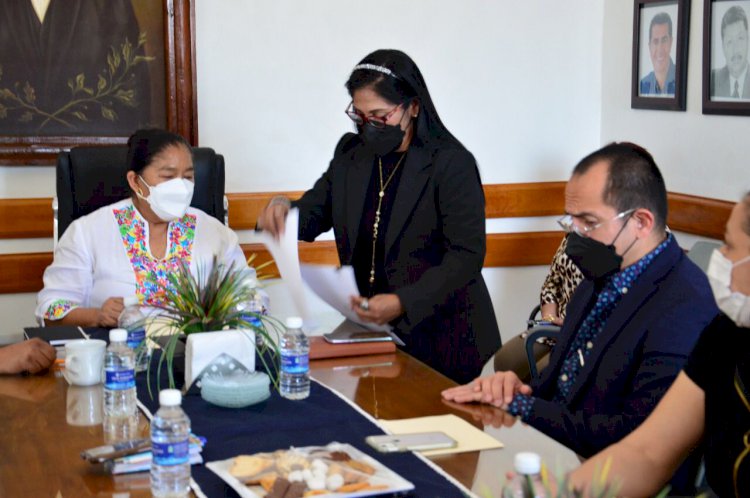 Firma Juanita Ocampo convenio en materia de Derechos Humanos