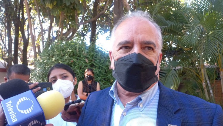 Confía el rector G. Urquiza que pronto se levante la huelga