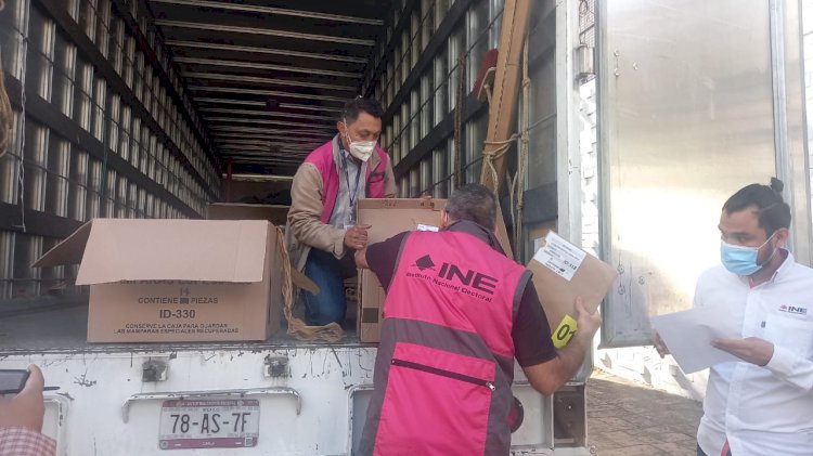 Recibió el INE Morelos primer cargamento de paquetería para consulta