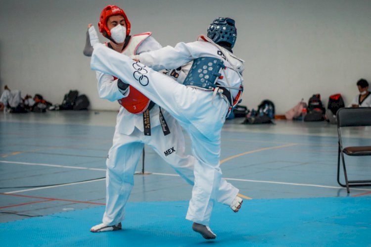 Participan decenas de morelenses en selectivo estatal de Taekwondo
