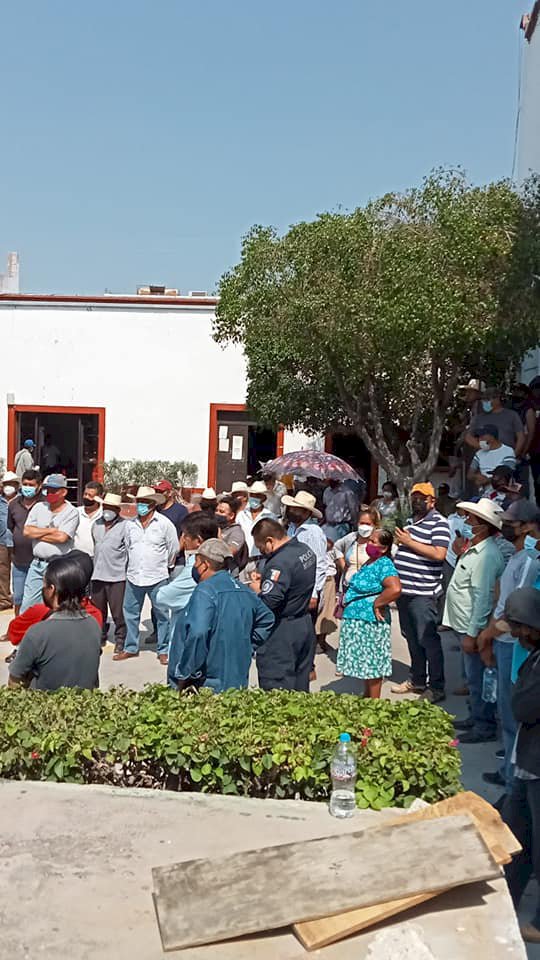 Campesinos exigen al alcalde de Axochiapan acciones en seguridad