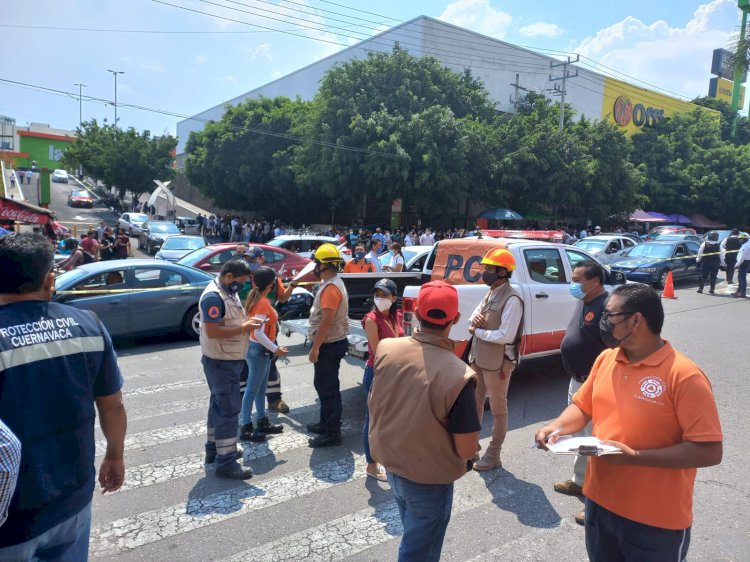 Amenaza de bomba en plaza comercial en Cuernavaca