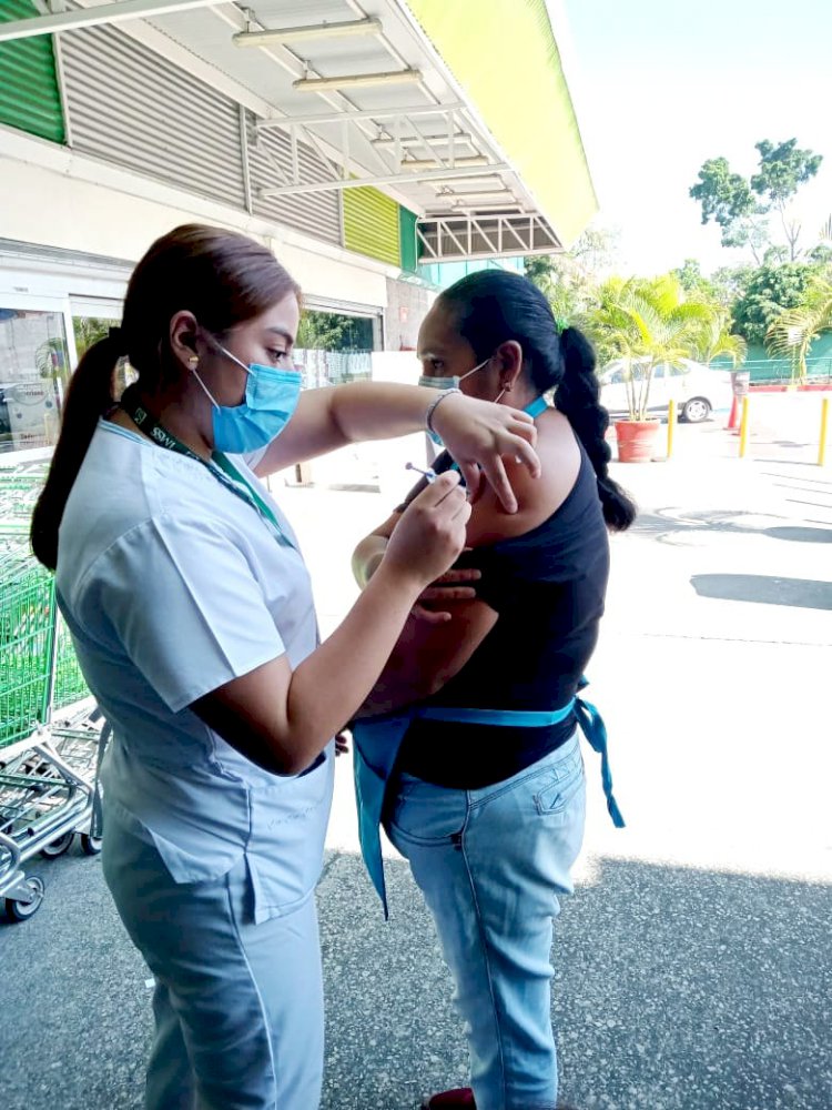 IMSS refuerzo vacunación anticovid en cadena de supermercados