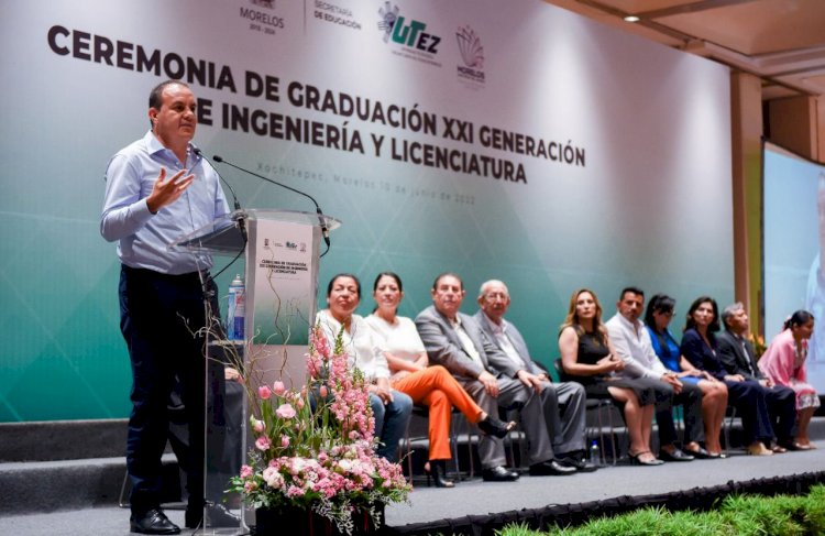 Encabezó el gobernador Blanco ceremonia de graduación en la UTEZ