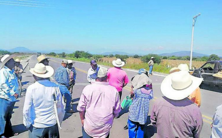 Exigen vías de saca campesinos de Yautepec y Tlayacapan a la SCT