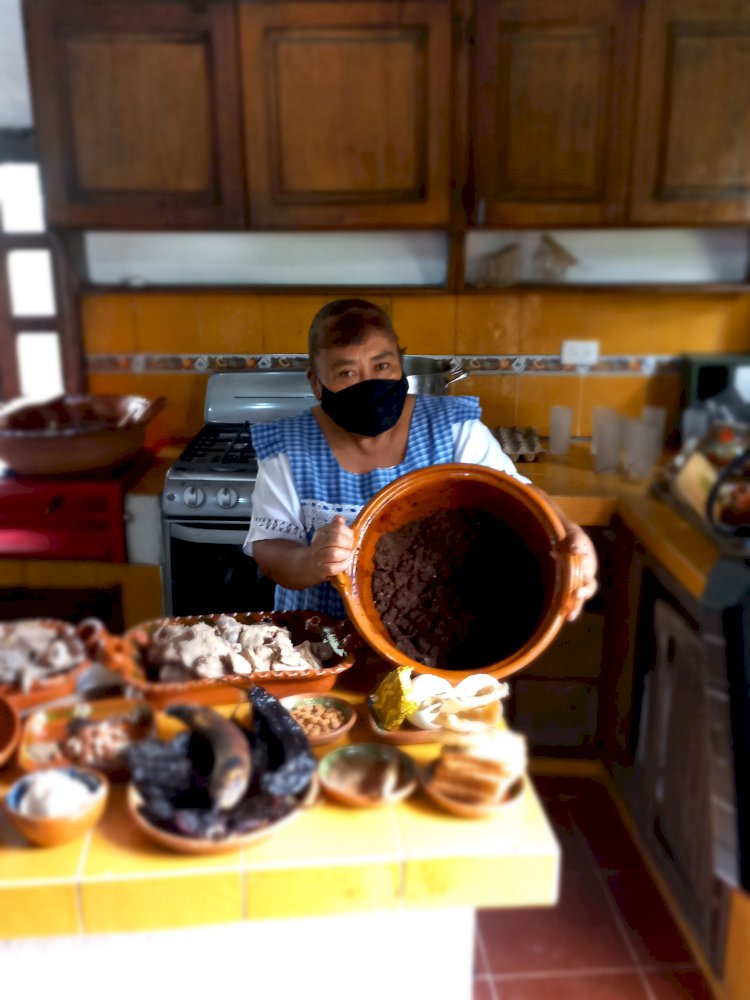 Cocinera de Hueyapan tiene casi 5  años sin fuente de ingresos por sismo