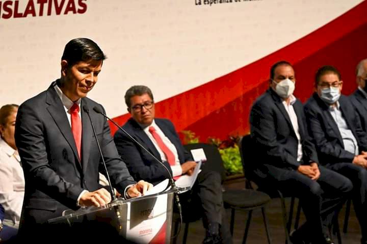 Presente, C. Blanco en informe de senador Sergio Pérez