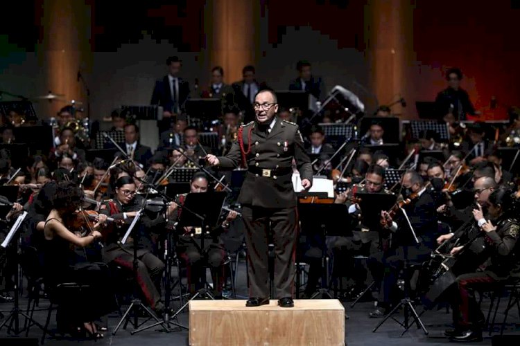 Presente, C. Blanco en concierto «Ejército Mexicano Cerca de Ti»