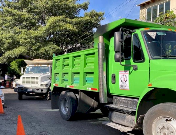 Camioneros exigen pequeño saldo que les adeudan en Cuernavaca