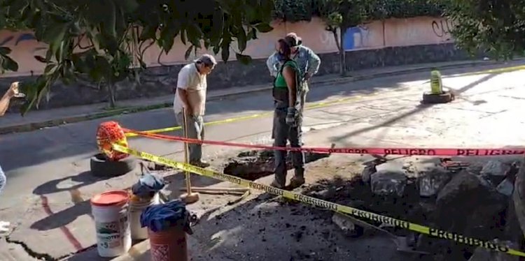 Un socavón comenzó a abrirse en la calle Leandro Valle