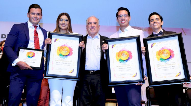 Galardonan a estudiantes de UAEM  con el Premio Estatal de la Juventud