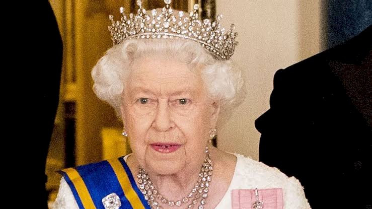 Preocupación mundial por grave estado de salud de la reina Isabel