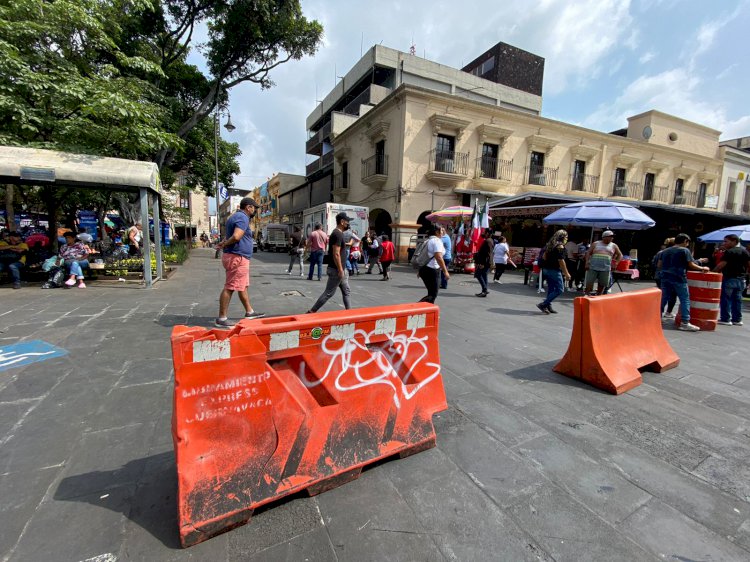 Comerciantes colocan puestos callejeros en el Centro Histórico capitalino