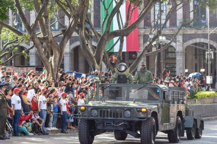 Presidió Cuauhtémoc Blanco el desfile militar